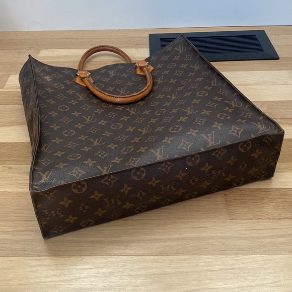 Authentic Louis Vuitton Sac Plat (LARGE) - Picture 4 of 7